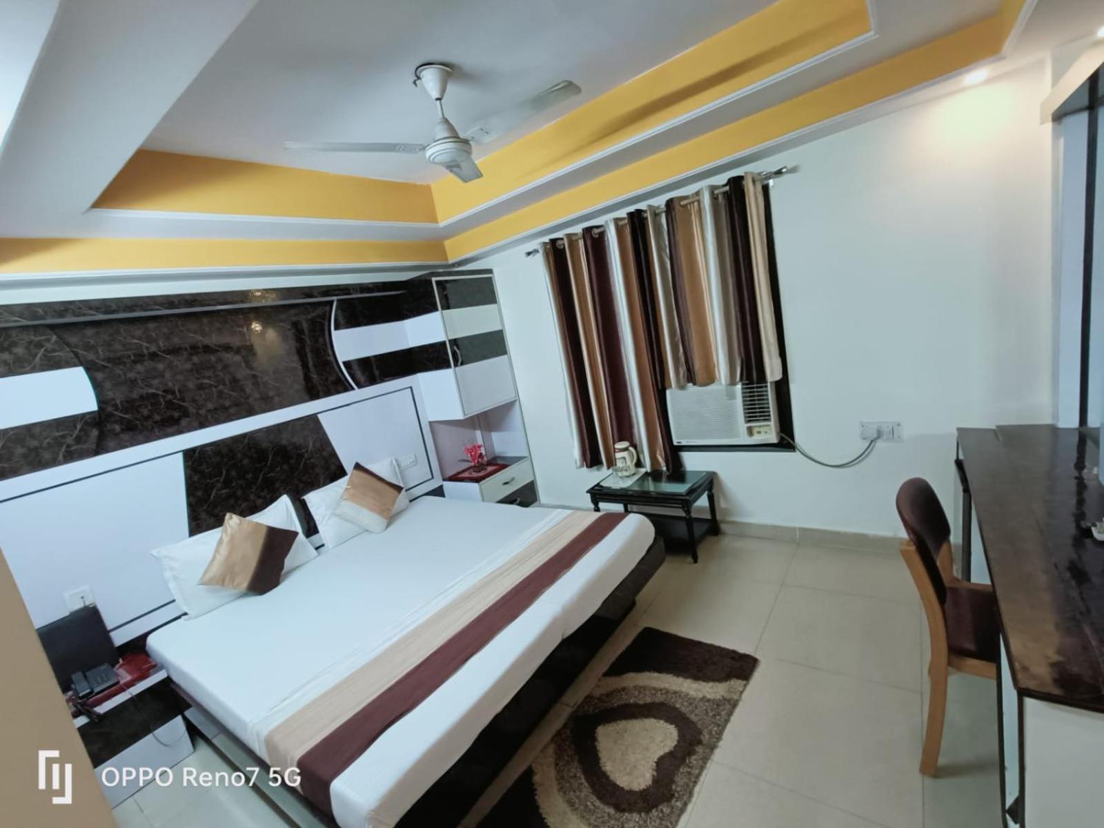 Hotel Su Shree Continental 5 Minutes Walk From New Delhi Railway Station Quarto foto