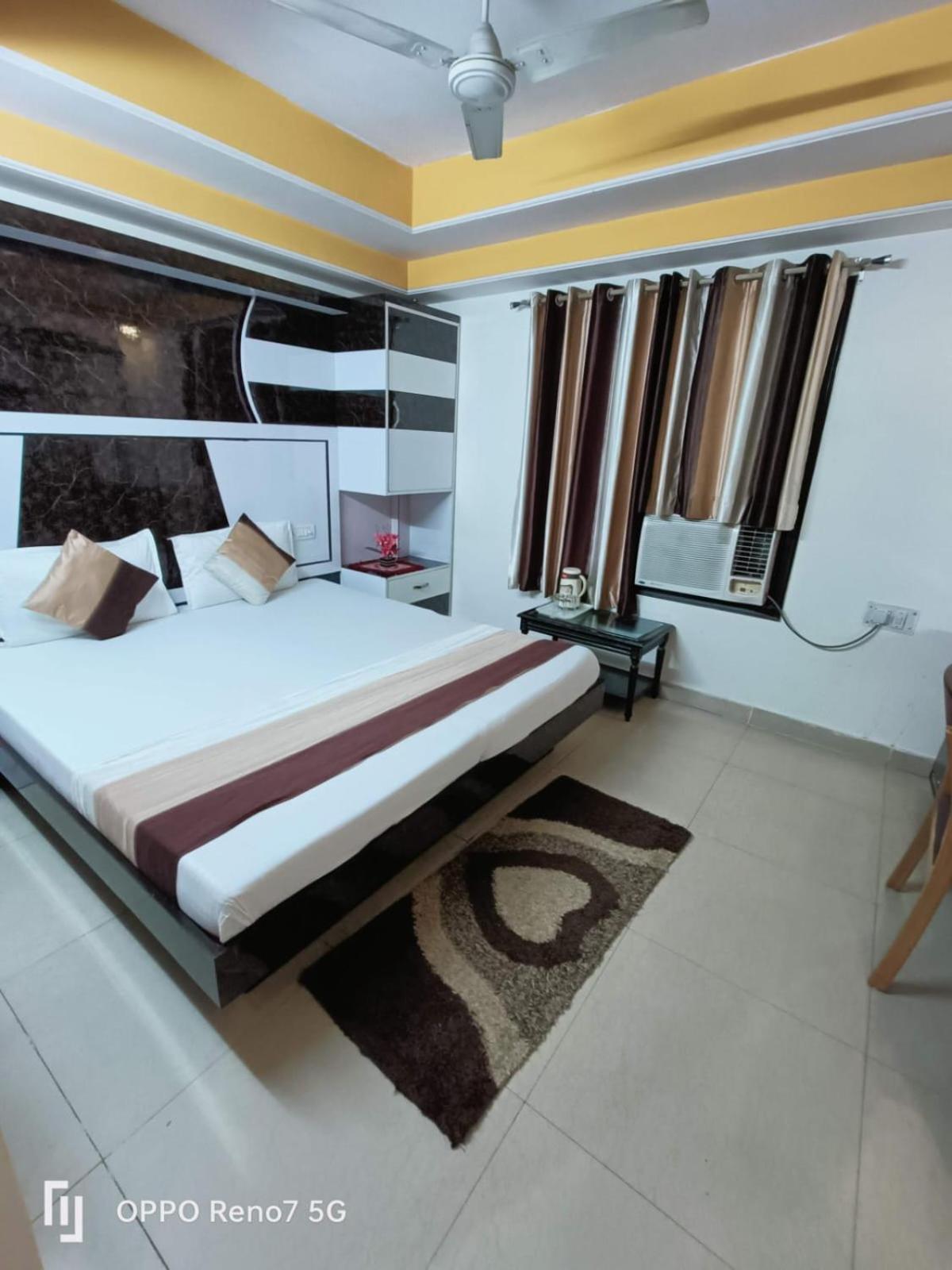 Hotel Su Shree Continental 5 Minutes Walk From New Delhi Railway Station Quarto foto